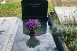 Entretien et fleurissement des tombes de vos proches par votre fleuriste à Rixensart